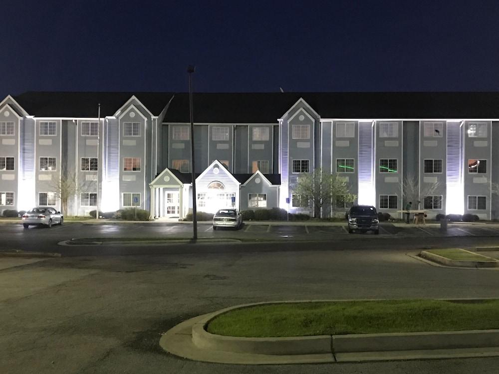 Microtel Inn & Suites - Meridian Esterno foto
