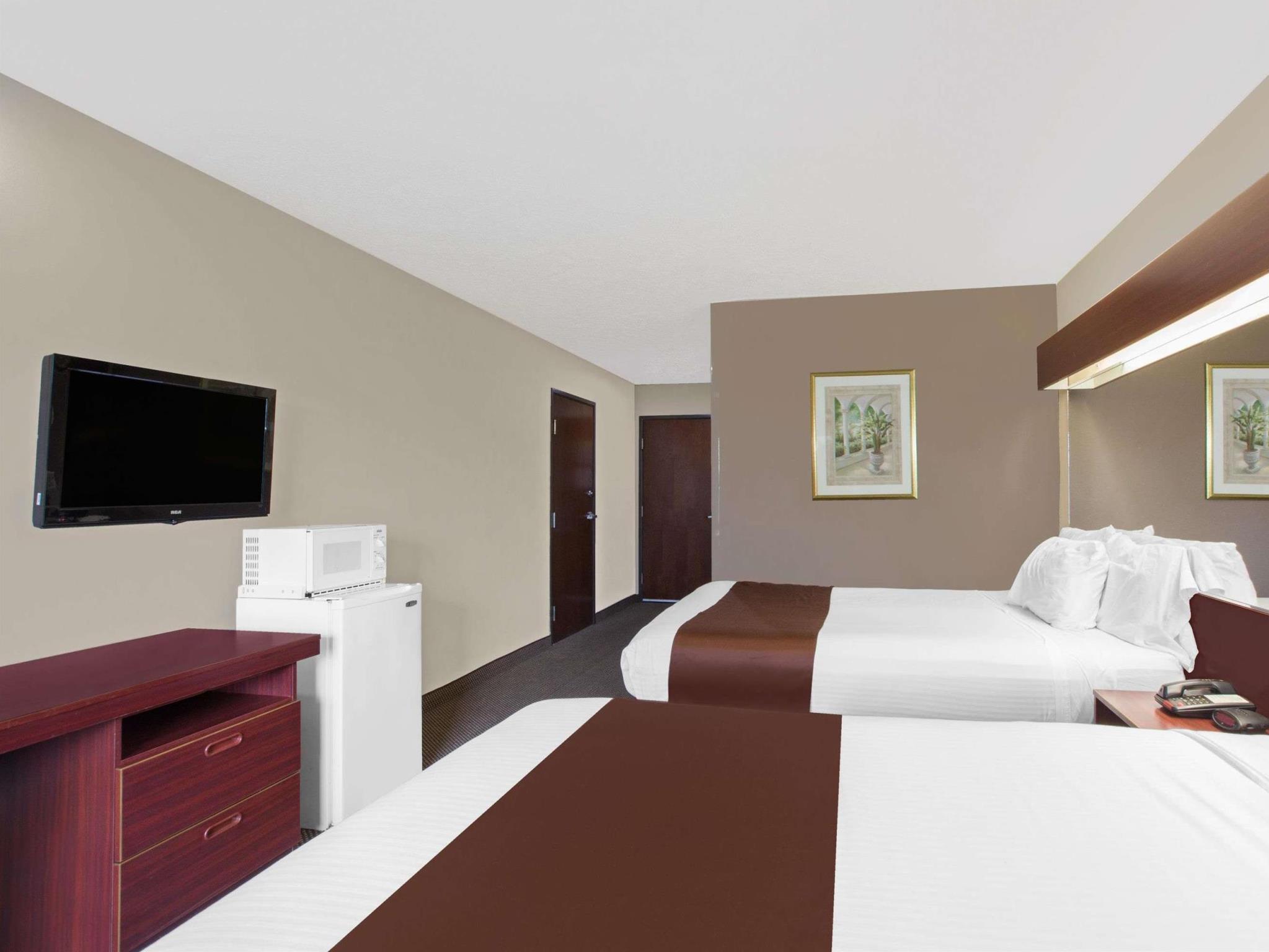 Microtel Inn & Suites - Meridian Esterno foto
