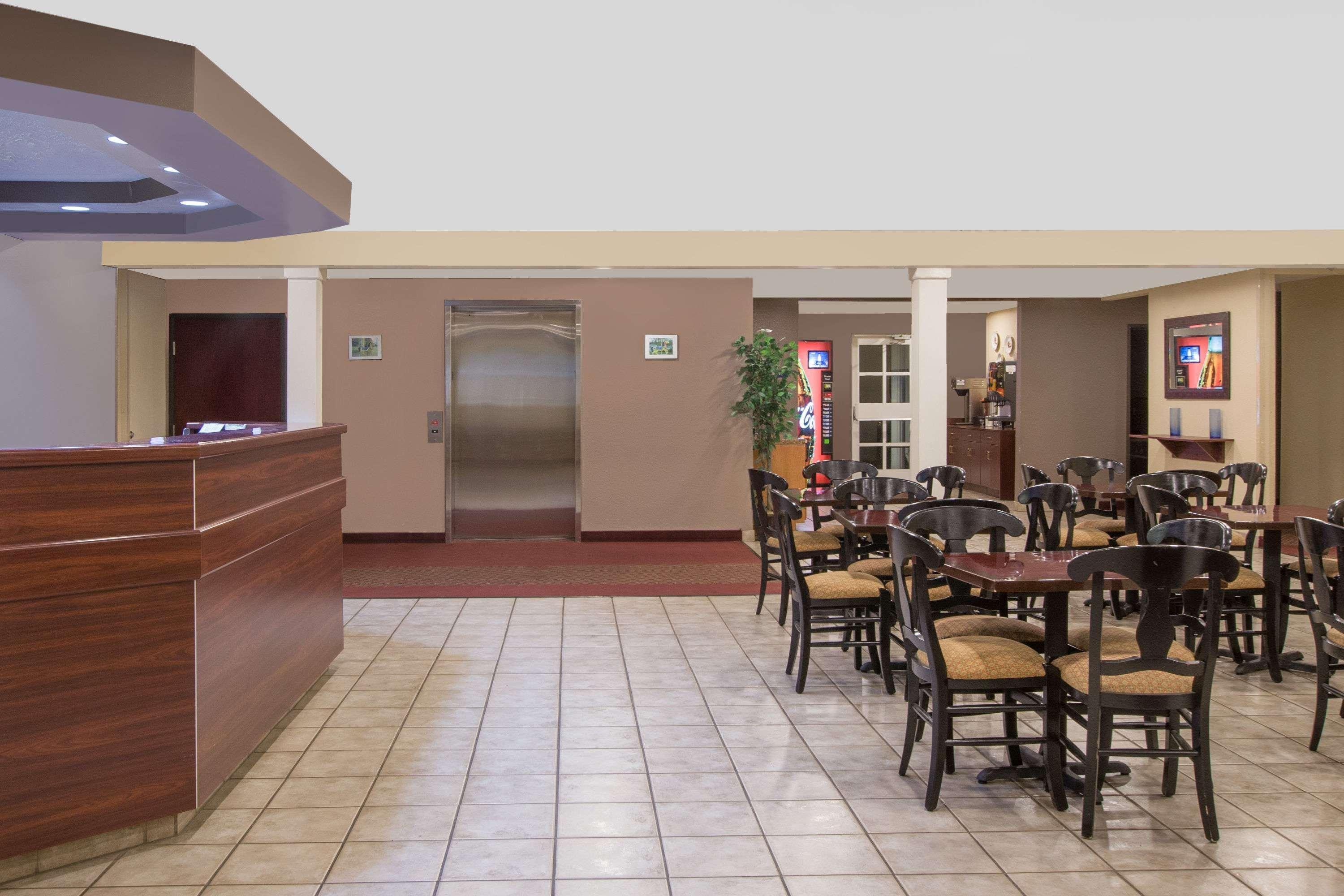 Microtel Inn & Suites - Meridian Esterno foto