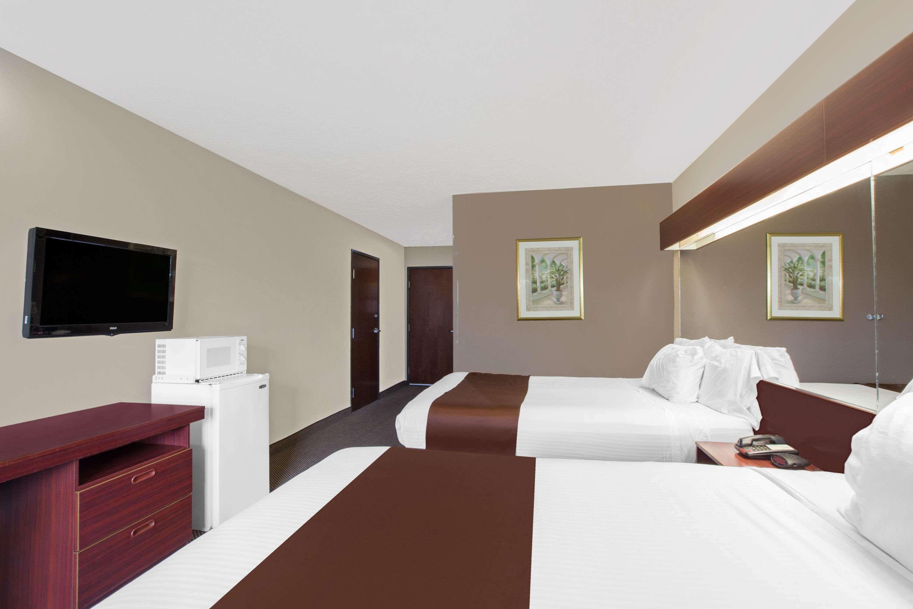Microtel Inn & Suites - Meridian Esterno foto