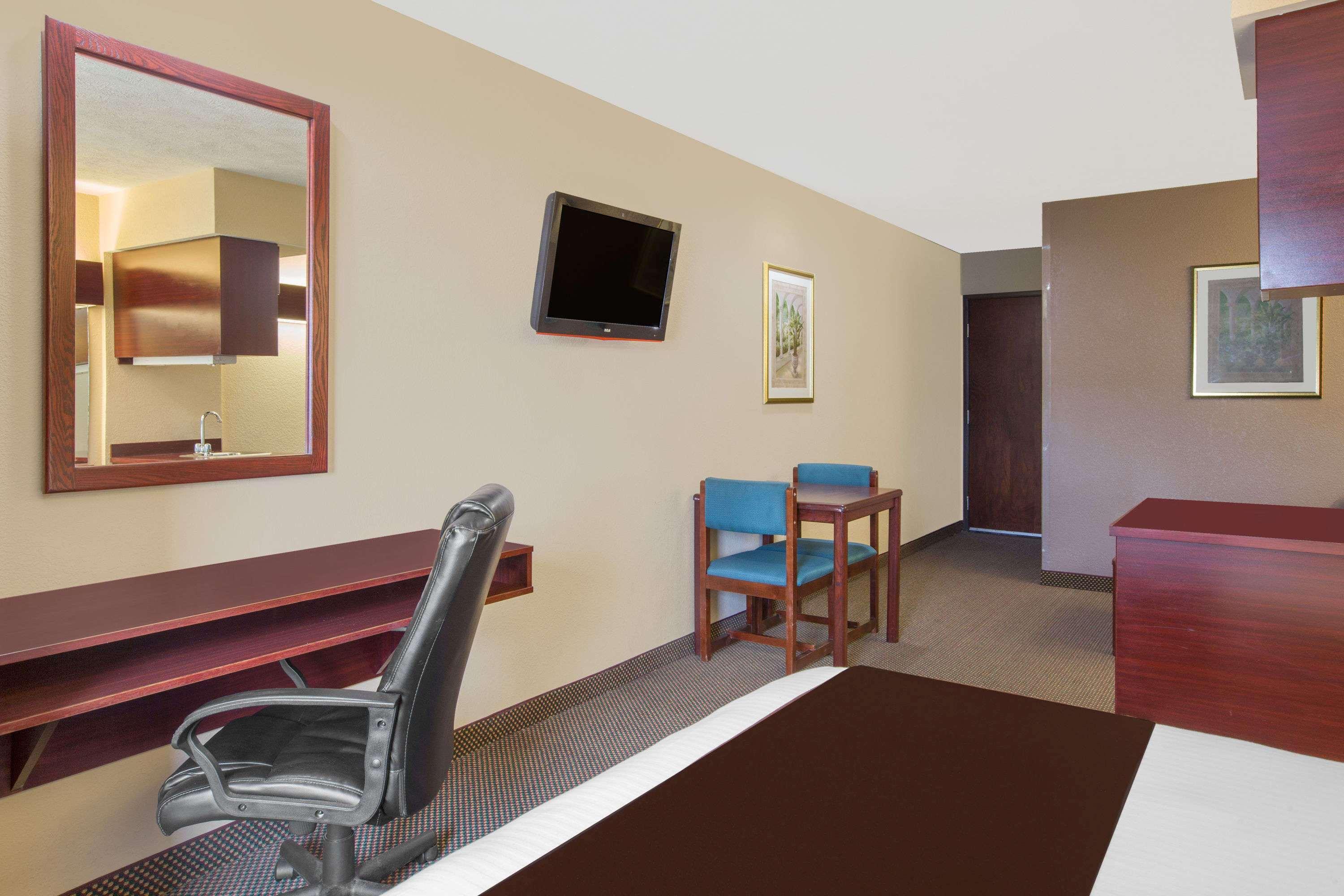 Microtel Inn & Suites - Meridian Esterno foto